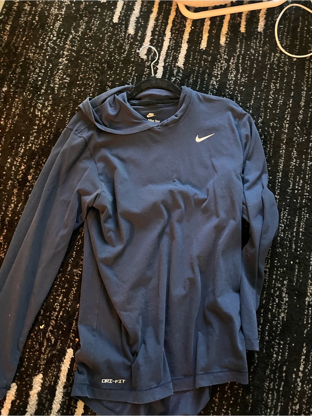 Nike Men’s Navy Long-Sleeve Dri-FIT Top with White Swoosh